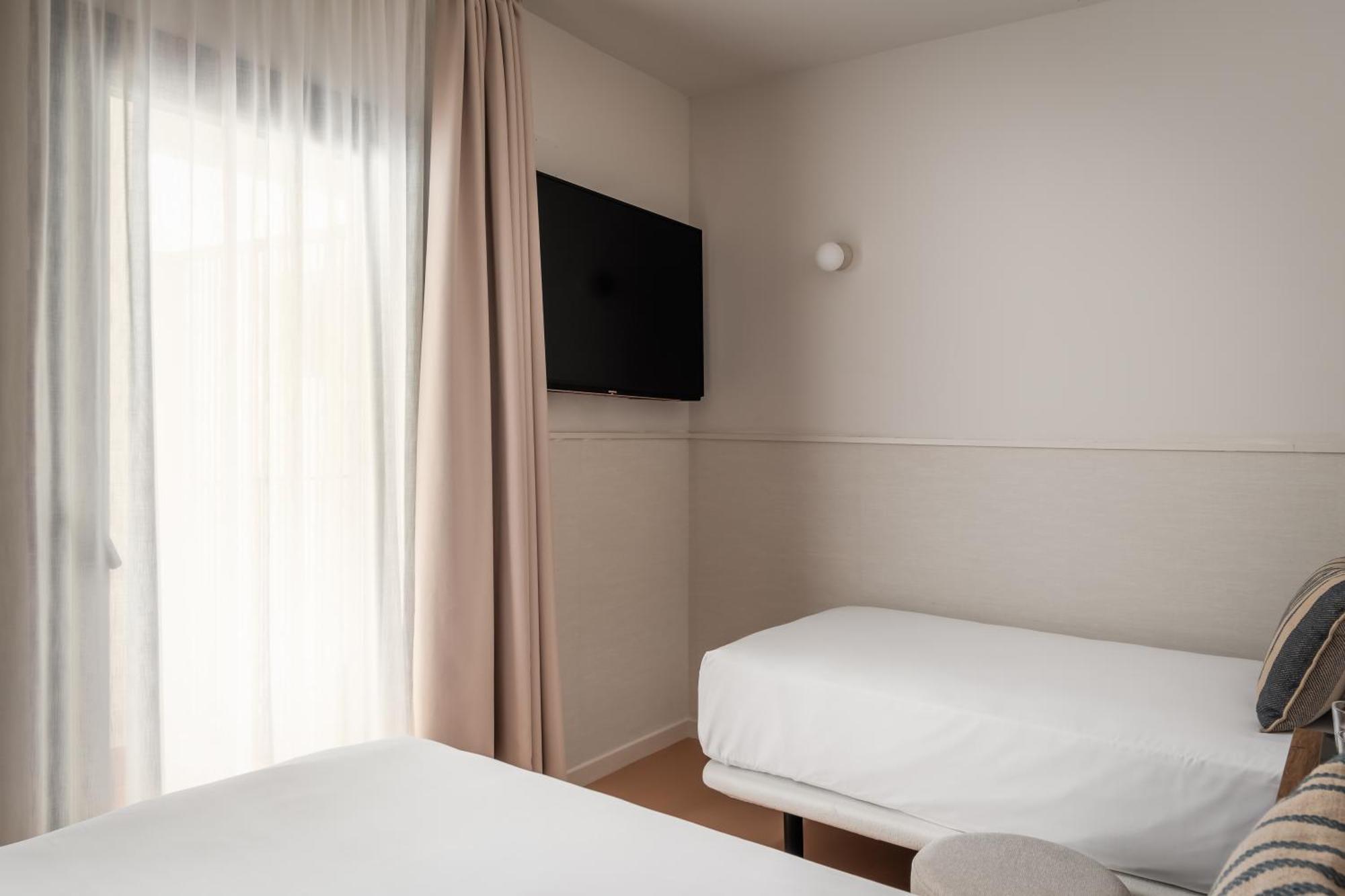 Bypillow Paseo Hotel 2*